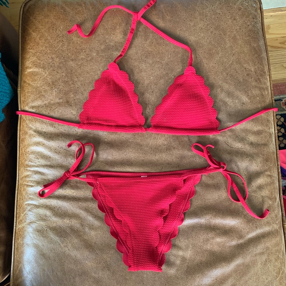red scallop bikini